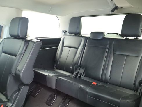 Used 2024 Ford Expedition XLT AWD/4WD image 24