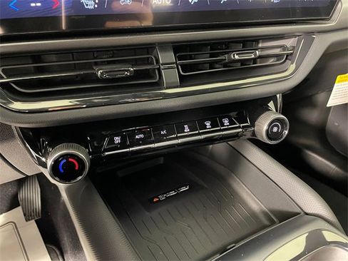 New 2026 Chevrolet Equinox EV RS image 6