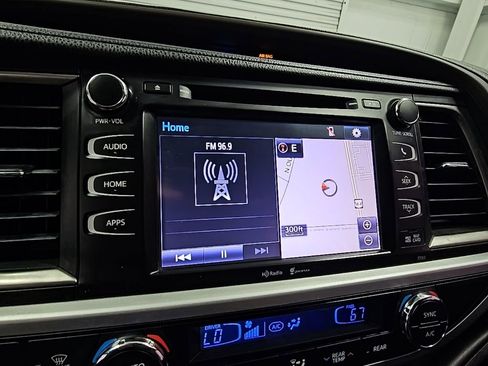 Used 2015 Toyota Highlander XLE image 14