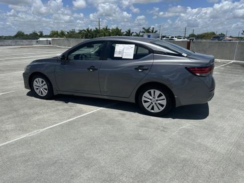 Used 2025 Nissan Sentra S FWD image 32