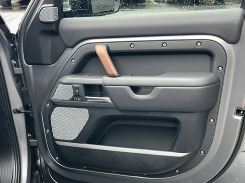 New 2024 Land Rover Defender 130 X image 10