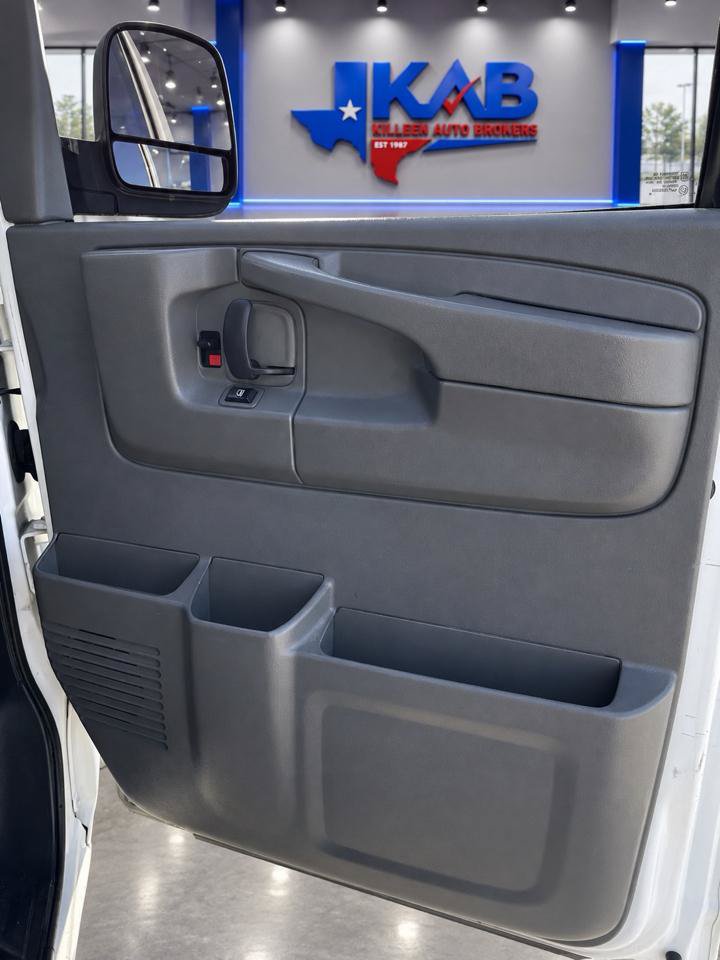 Used 2014 GMC Savana 2500 RWD image 12
