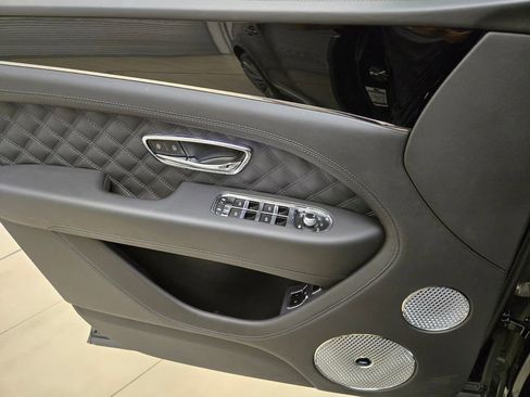 Used 2021 Bentley Bentayga Speed AWD/4WD image 29