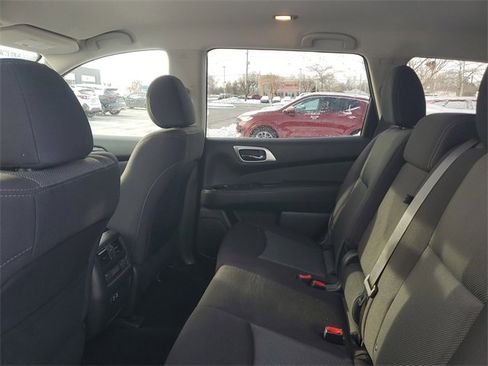 Used 2020 Nissan Pathfinder SV image 8