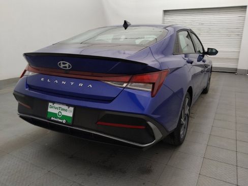 Used 2025 Hyundai Elantra Sport FWD image 9
