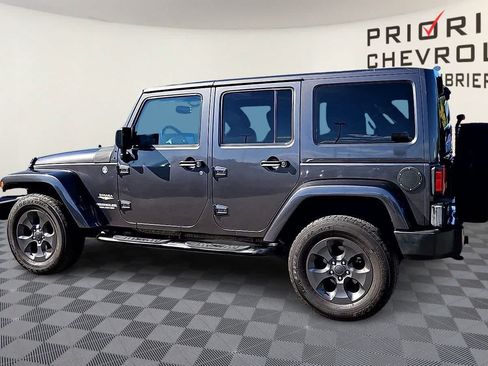 Used 2014 Jeep Wrangler Unlimited Sahara w/ Connectivity Group AWD/4WD image 6