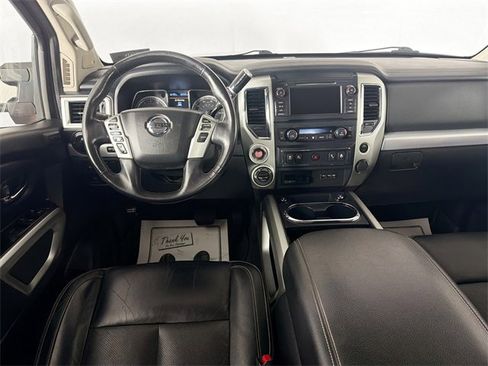 Used 2019 Nissan Titan PRO-4X image 21