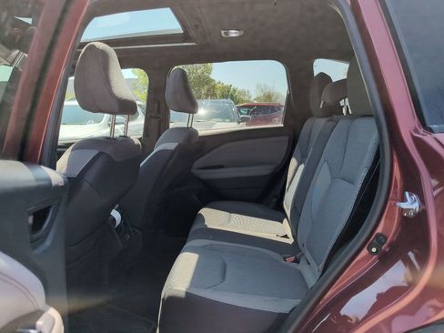 Used 2025 Subaru Forester Premium AWD/4WD image 10