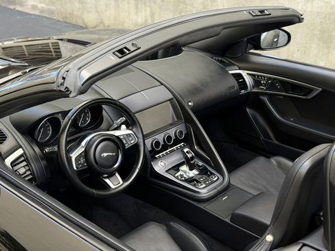 Used 2020 Jaguar F-TYPE image 15