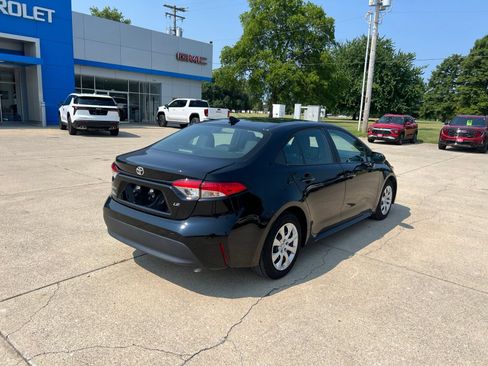 Used 2024 Toyota Corolla LE FWD image 3