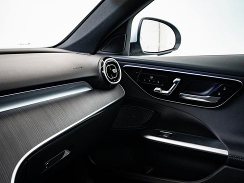 Certified 2025 Mercedes-Benz C 300 4MATIC Sedan image 33