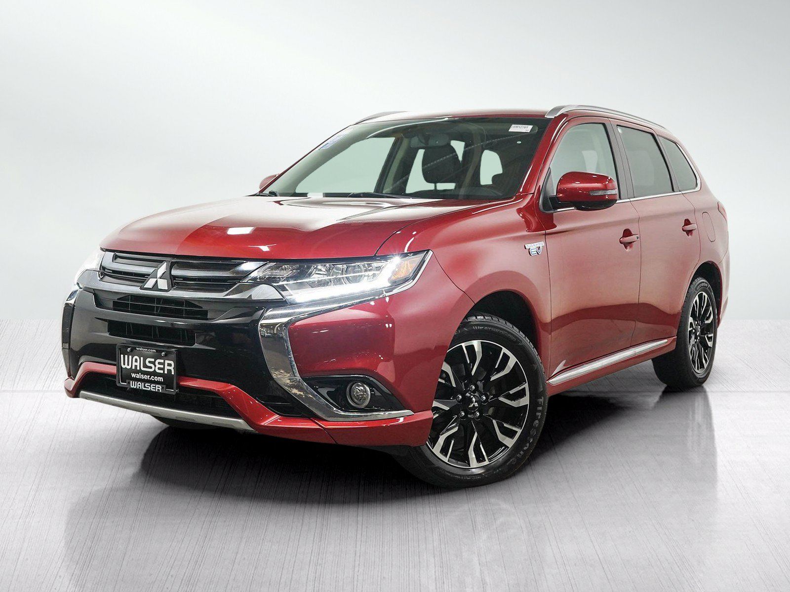 Used 2018 Mitsubishi Outlander 4WD Plug-In Hybrid image 1