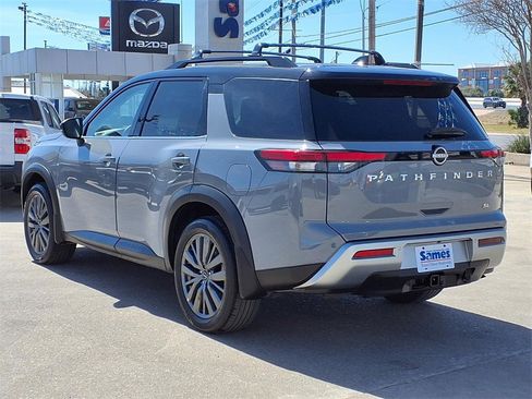 Used 2024 Nissan Pathfinder SL w/ SL Premium Package image 5