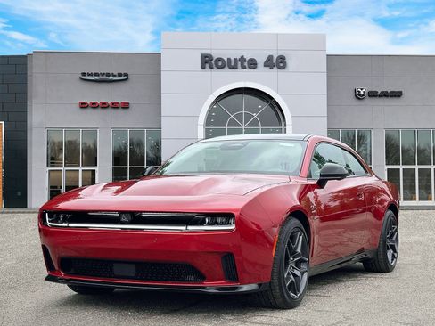 Used 2024 Dodge Charger Daytona R/T w/ Plus Group AWD/4WD image 2