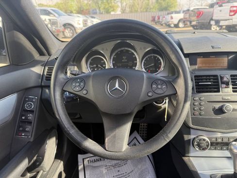 Used 2009 Mercedes-Benz C 300 Sedan image 23