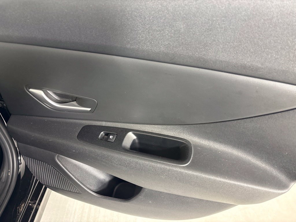 Used 2024 Hyundai Elantra SEL FWD image 19