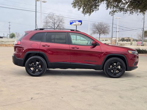 Used 2020 Jeep Cherokee Latitude Plus image 2