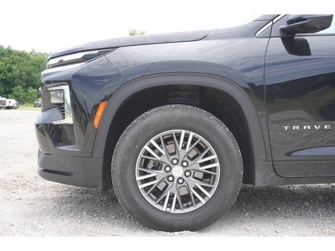 Used 2024 Chevrolet Traverse LT FWD image 40