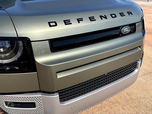 Used 2024 Land Rover Defender 110 S image 29