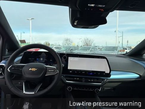 Used 2025 Chevrolet Equinox EV LT w/ Convenience Package image 25