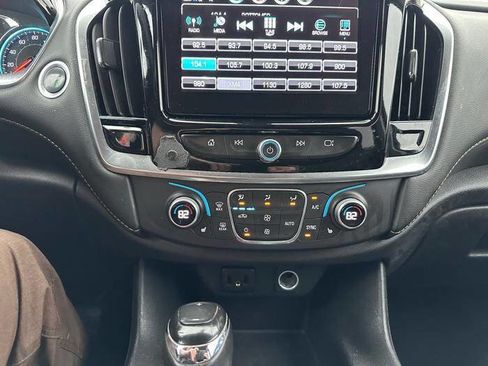 Used 2019 Chevrolet Traverse LT image 36