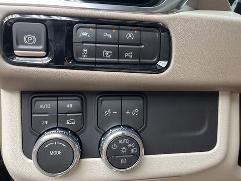 New 2026 GMC Yukon Denali w/ Sun & Power Step Package image 14