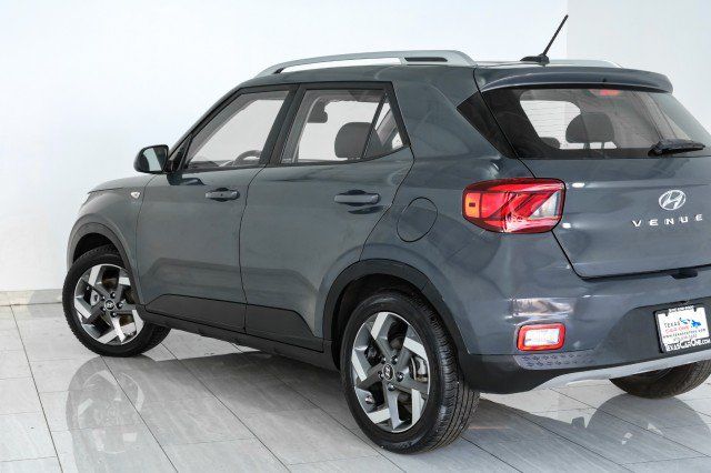 Used 2024 Hyundai Venue SEL FWD image 45
