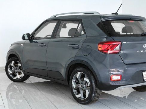 Used 2024 Hyundai Venue SEL FWD image 45