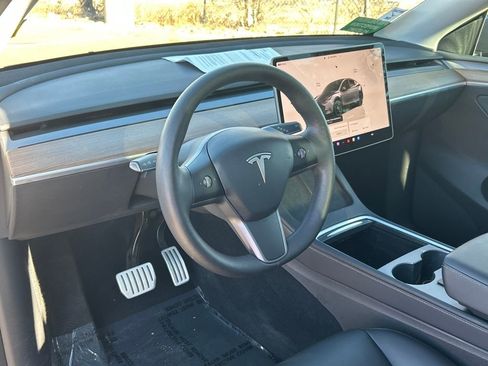 Used 2022 Tesla Model Y Performance image 10