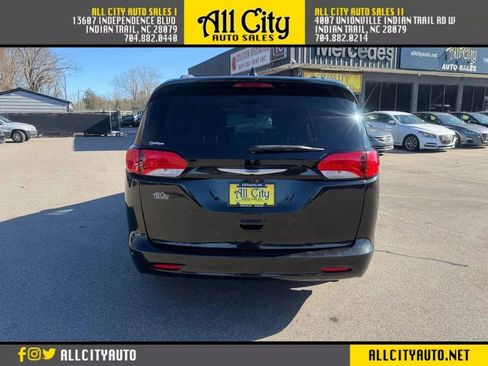 Used 2020 Chrysler Voyager Lxi FWD image 6