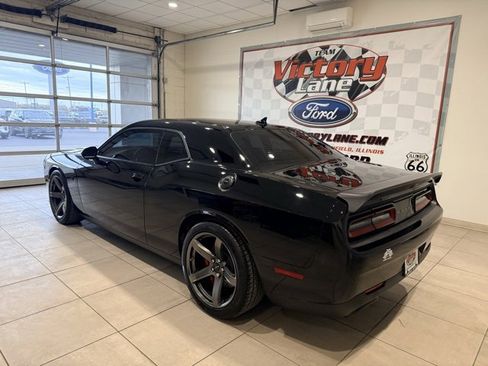 Used 2019 Dodge Challenger SRT Hellcat Redeye image 9