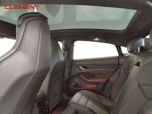 Used 2022 Porsche Taycan image 26