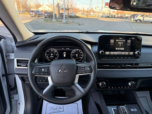 Used 2024 Mitsubishi Outlander SEL image 56