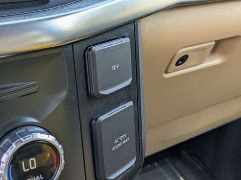 Used 2021 Ford F150 Lariat image 32