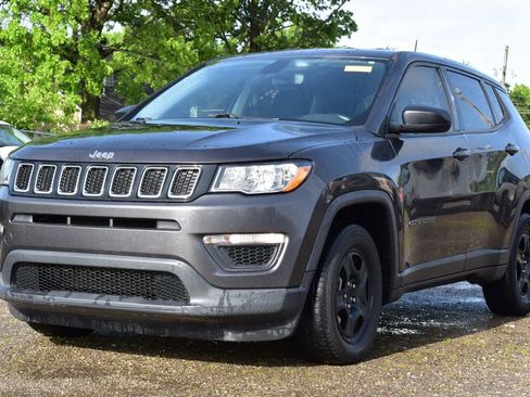 Used 2019 Jeep Compass Sport w/ Tech Group FWD image 1