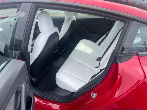 Used 2022 Tesla Model 3 Performance image 13