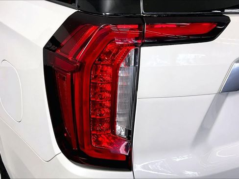 Certified 2022 GMC Yukon XL Denali AWD/4WD image 28