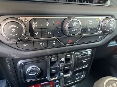 New 2026 Jeep Wrangler Unlimited Rubicon AWD/4WD image 38