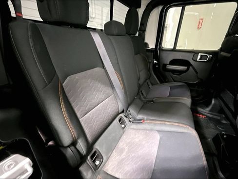 Used 2021 Jeep Gladiator Mojave AWD/4WD image 31