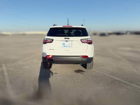 New 2026 Jeep Compass Latitude image 10