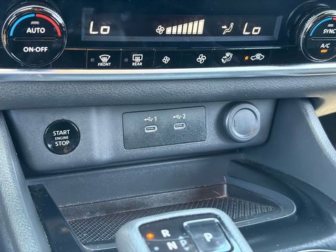 Certified 2025 Nissan Rogue SV FWD image 25