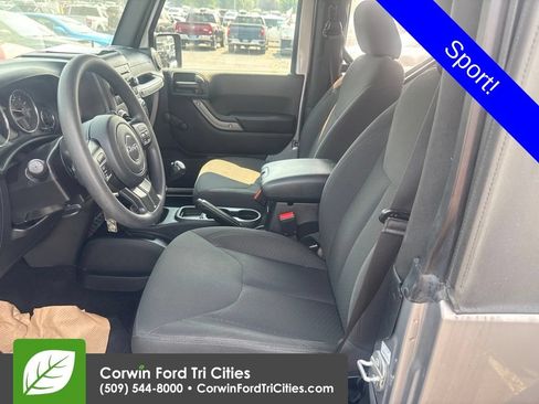 Used 2017 Jeep Wrangler Sport AWD/4WD image 6