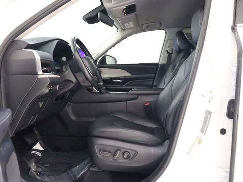 Used 2024 Toyota Grand Highlander Limited image 13