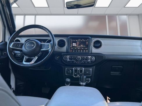 Used 2022 Jeep Wrangler Unlimited Sahara image 19