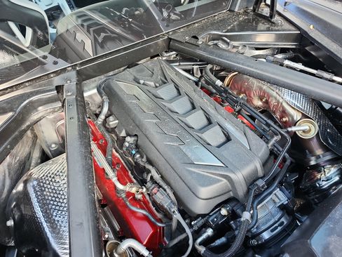 Used 2025 Chevrolet Corvette Stingray Preferred Cpe w/ 2LT image 21