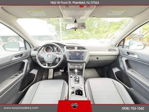 Used 2018 Volkswagen Tiguan SE w/ 3rd Row Seat Package AWD/4WD image 19