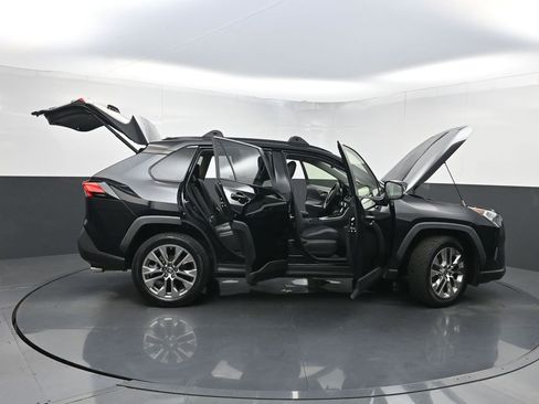 Used 2019 Toyota RAV4 XLE Premium w/ Cold Weather Package AWD/4WD image 37