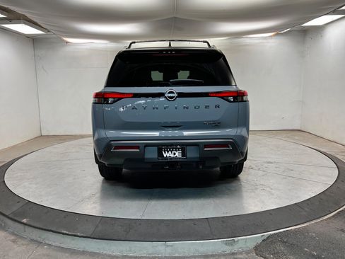 New 2026 Nissan Pathfinder Platinum image 4