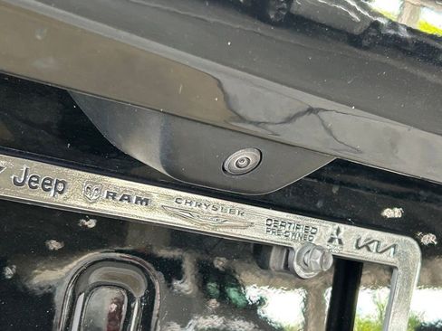 Used 2023 Jeep Grand Cherokee L Limited image 21