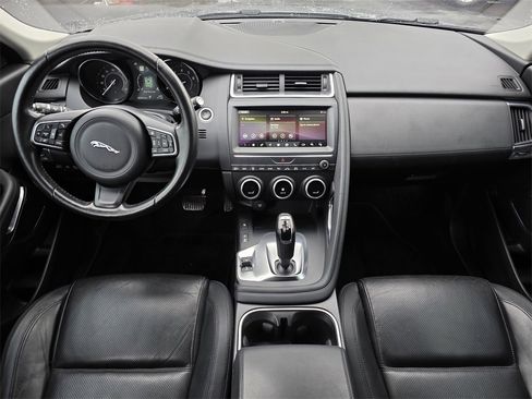 Used 2018 Jaguar E-PACE S image 11